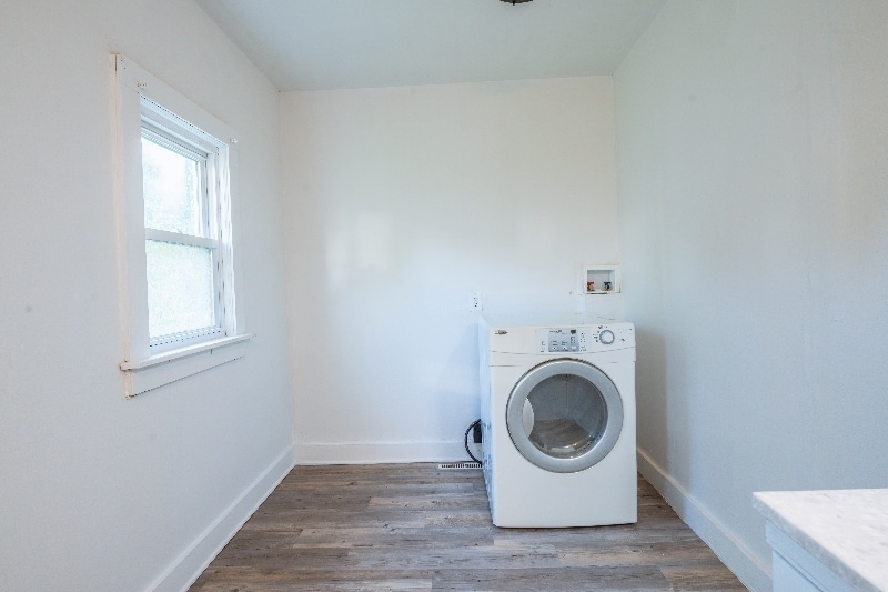 Building Photo - 301 McLean St