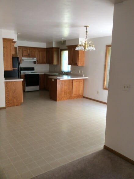Building Photo - 288 Manette St