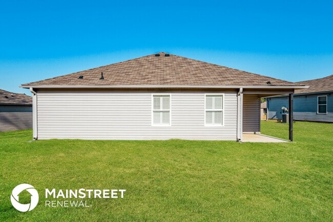 Building Photo - 331 Woodland Trl