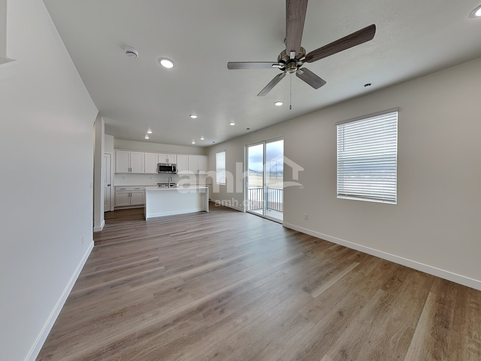 Building Photo - 1284 W Mahogany St