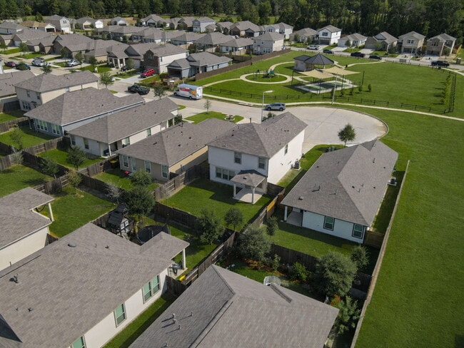 Building Photo - CUL-DE-SAC LIVING IN GRACE LANDING—JUST STEPS FROM THE PLAYGROUND & SPLASH PAD!