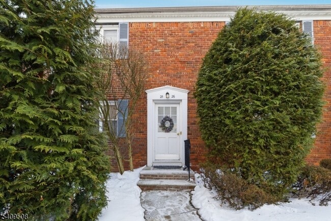 Building Photo - 43 Conforti Ave