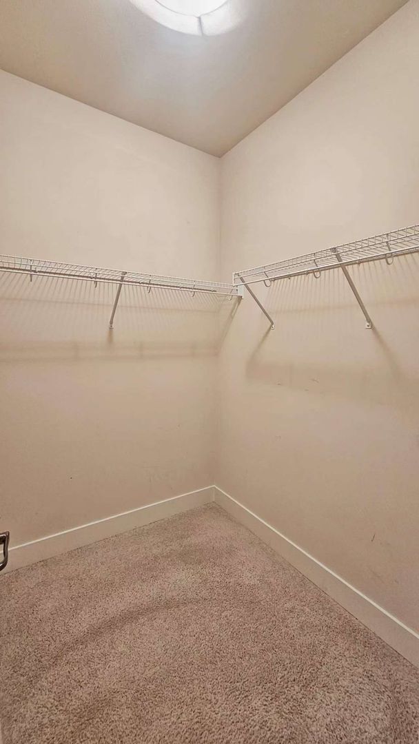 Building Photo - Beautiful 5 Bed 3.5 Bath Home in Redmond R...