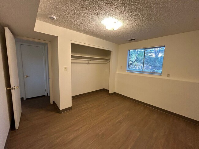 Building Photo - Beautiful Split-Level 6BR Home with Attached Garage and Fenced Yard +$300 Off First Month!