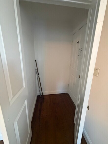 Building Photo - 27 Nautilus Pl