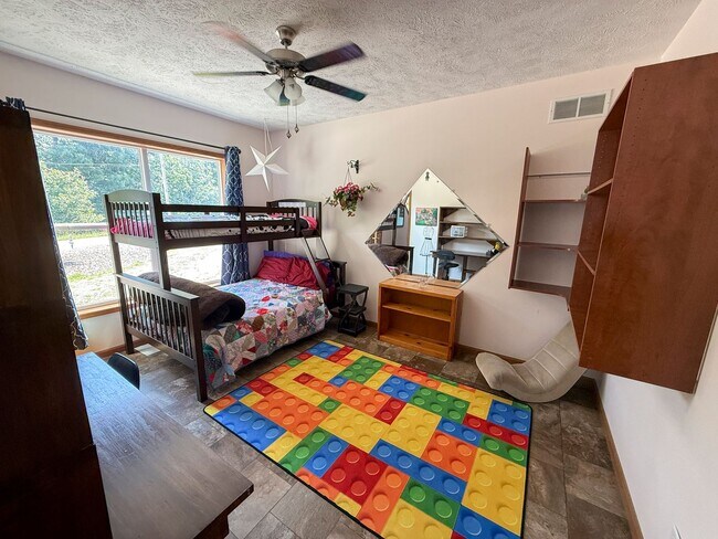 Building Photo - 1630 Camp Hohn Dr
