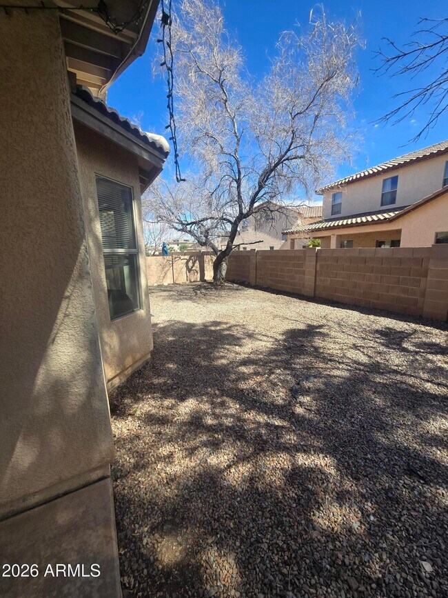 Building Photo - 1001 Montrose Ave