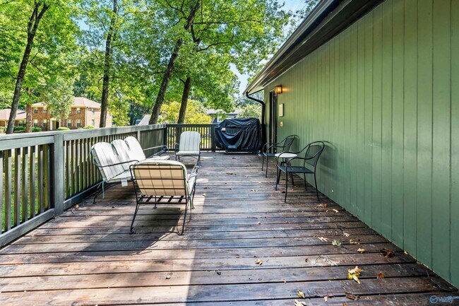 Building Photo - 7705 Foxfire Dr SE