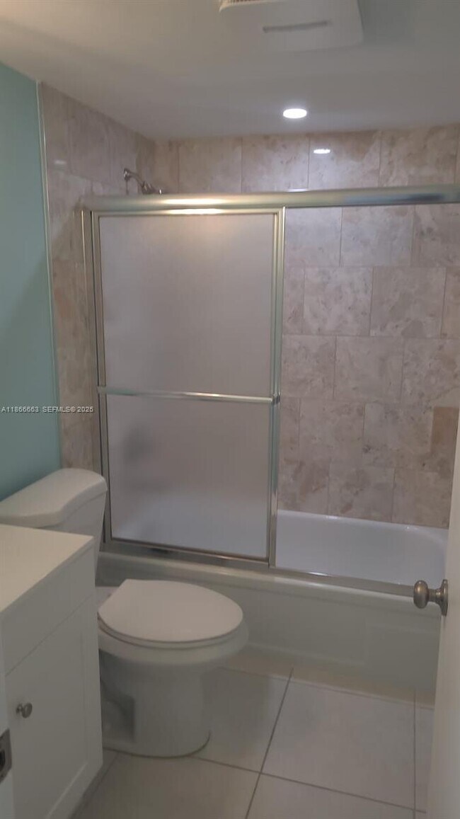 Building Photo - 202 Canterbury I