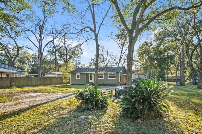 Building Photo - 24011 Lenze Rd