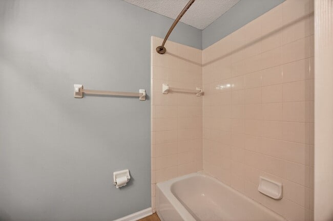 Building Photo - Windsor Pointe Condo