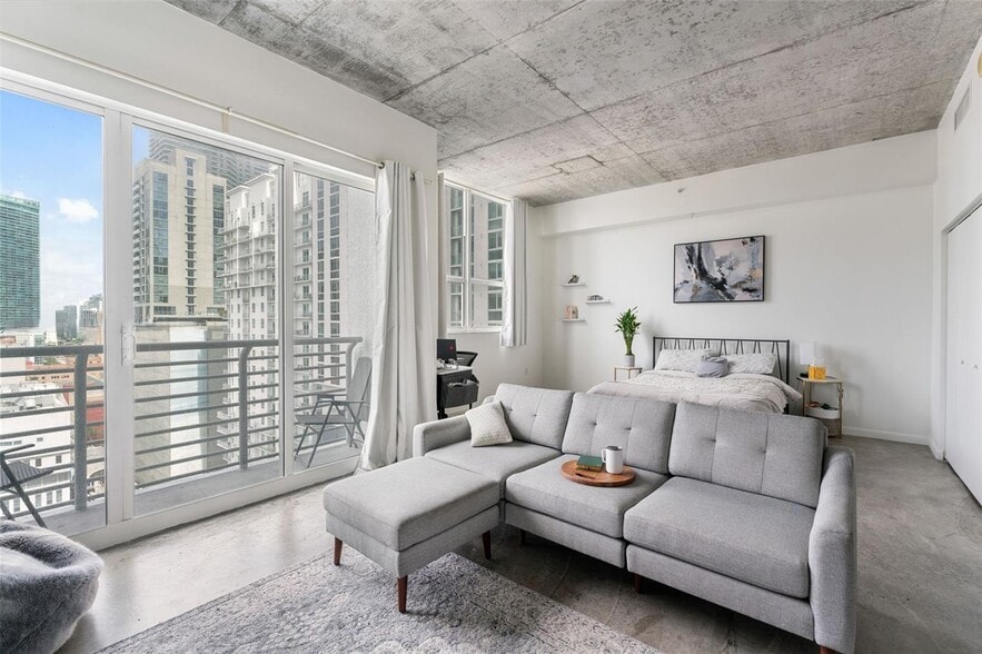 Building Photo - 133 NE 2nd Ave