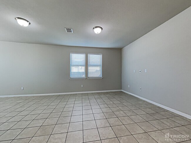 Building Photo - 5343 Marsh Ln