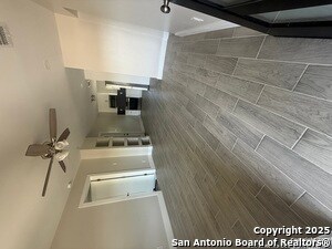 Building Photo - 1629 W Wildwood Dr