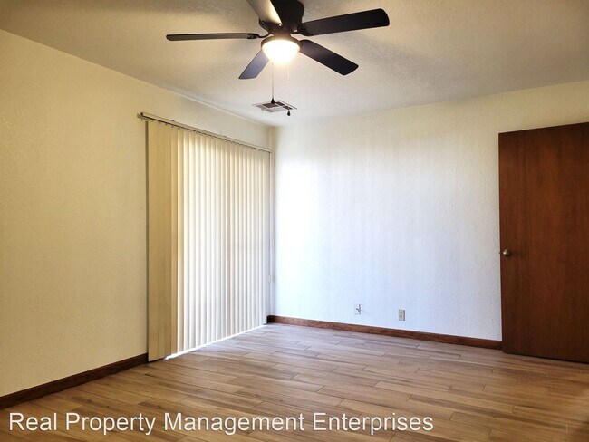 Building Photo - 1 br, 1 bath House - 11407 Springhollow Rd...