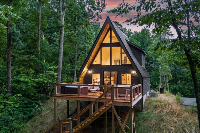 Building Photo - 1903 Ash Pass