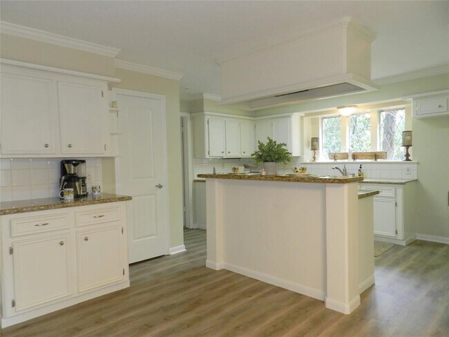 Building Photo - 9403 Oxted Ln