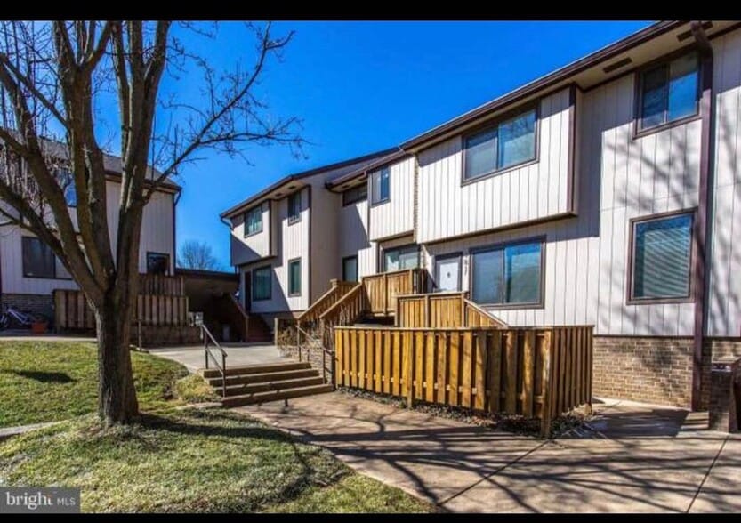 Primary Photo - 1811 Westwind Way