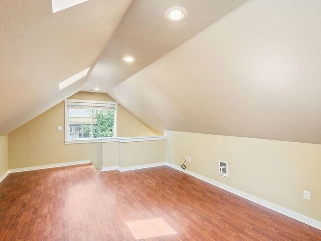 Building Photo - 2154 NW Everett St