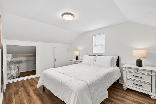 Building Photo - 146 W Felton Ave