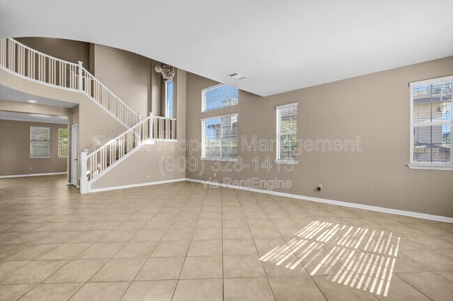 Building Photo - 28622 High Ridge Dr