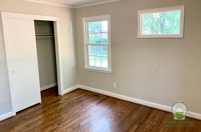 Building Photo - 201 Oakland Ave