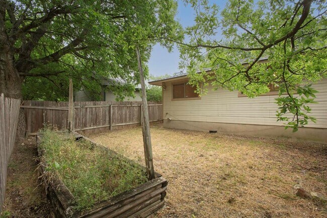 Building Photo - 9902 Brasher Dr