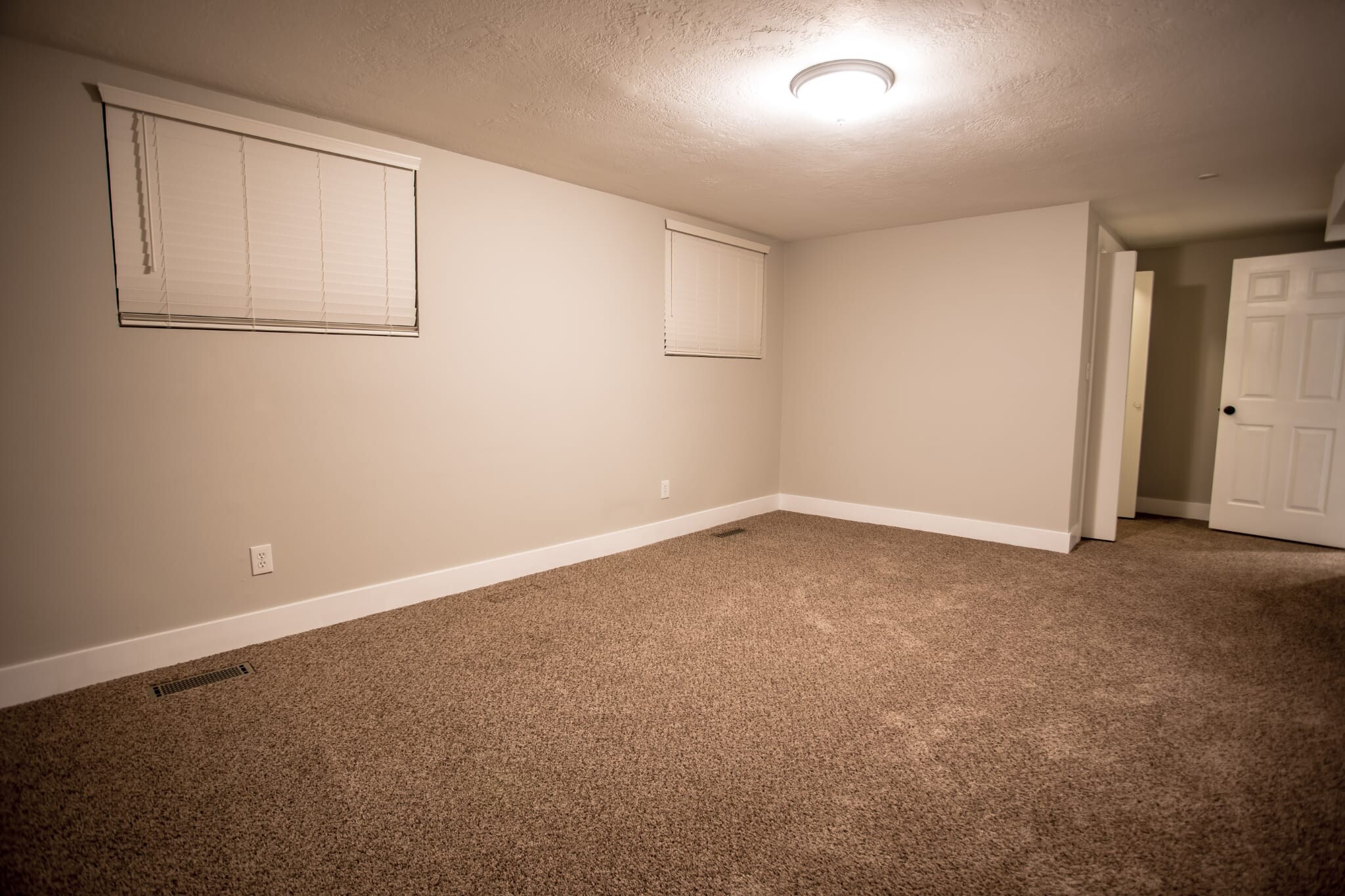 Building Photo - 931 Green Oaks Dr