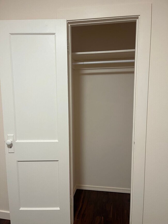 Building Photo - Cute newly renovated 2 bed 1 bath home for rent in Quincy