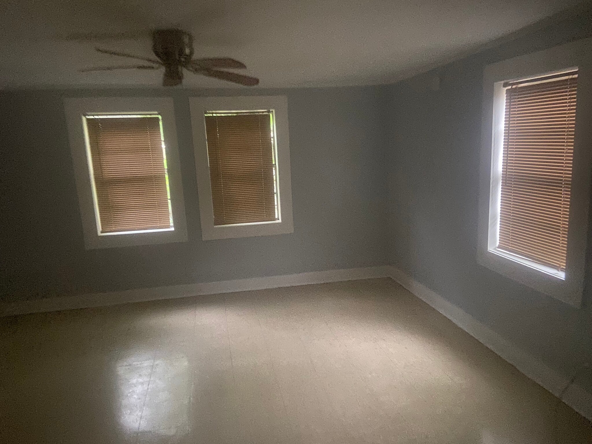 Bonus room - 2004 N Palace Ave