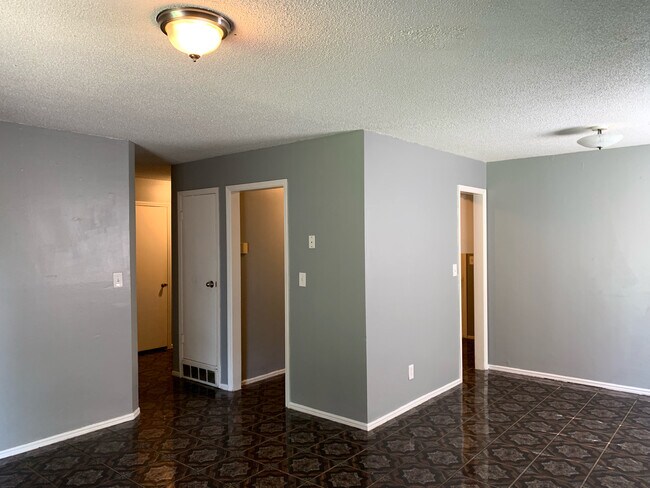 Building Photo - 1417 SW 77th Pl