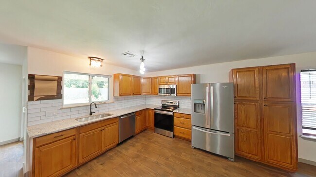 Building Photo - 5222 NW Ashby Ave