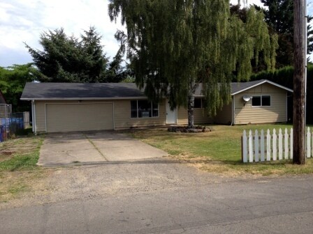 Building Photo - 4 Bedroom, 2 Bathroom House with Large Fen...