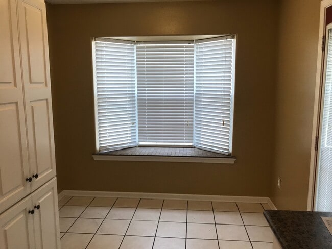 Building Photo - 24 Country Village Cir