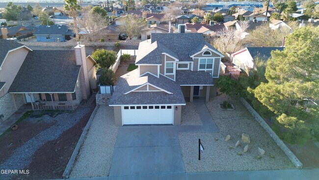 Building Photo - 617 Colchester Dr