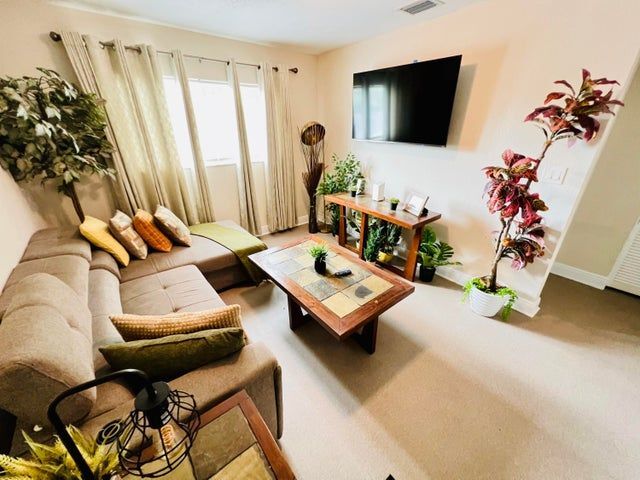 Building Photo - 441 NW 7th Terrace