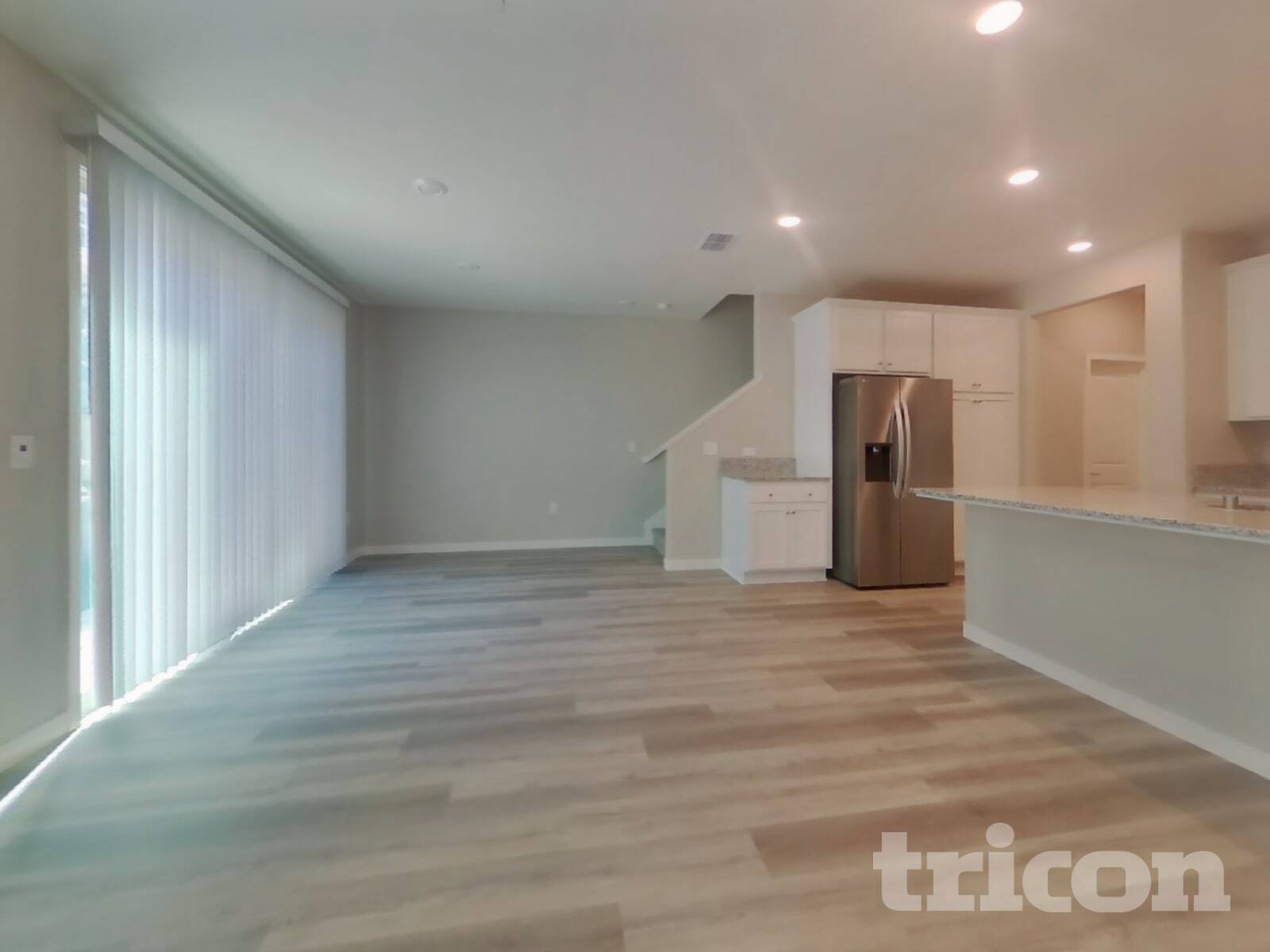 Building Photo - 6 Adella Pl