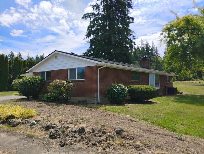 Building Photo - Refurbished home with Basement and large yard