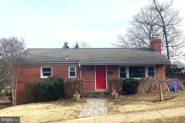 Building Photo - 2021 N Woodrow St