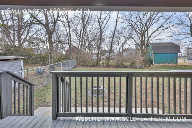 Building Photo - 402B E Trinity Ln-