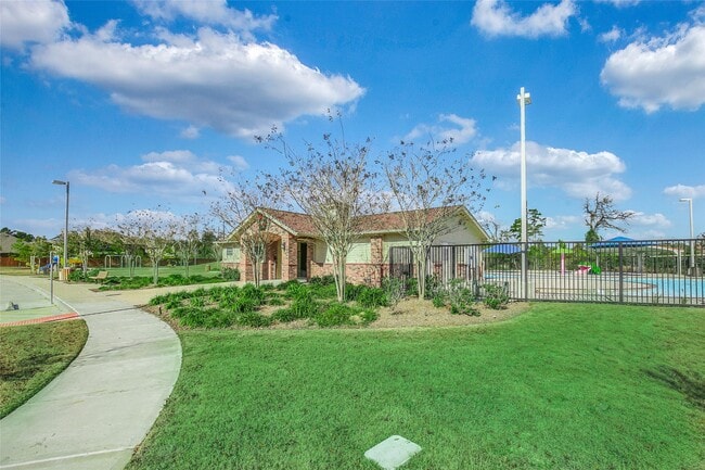 Building Photo - 4759 Creekside Hvn Trl