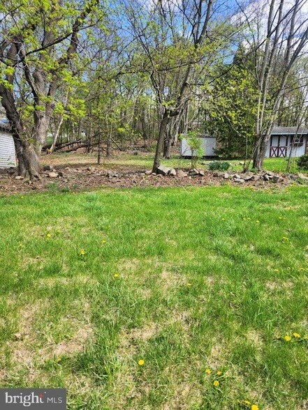 Building Photo - 1286 S Imler Valley Rd