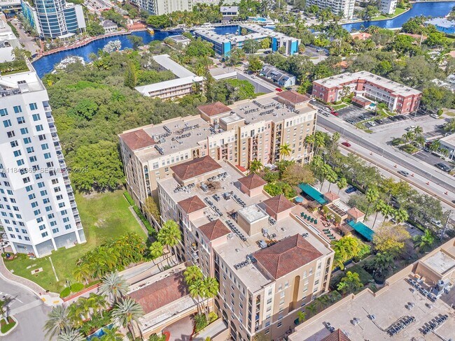 Building Photo - 520 SE 5th Ave