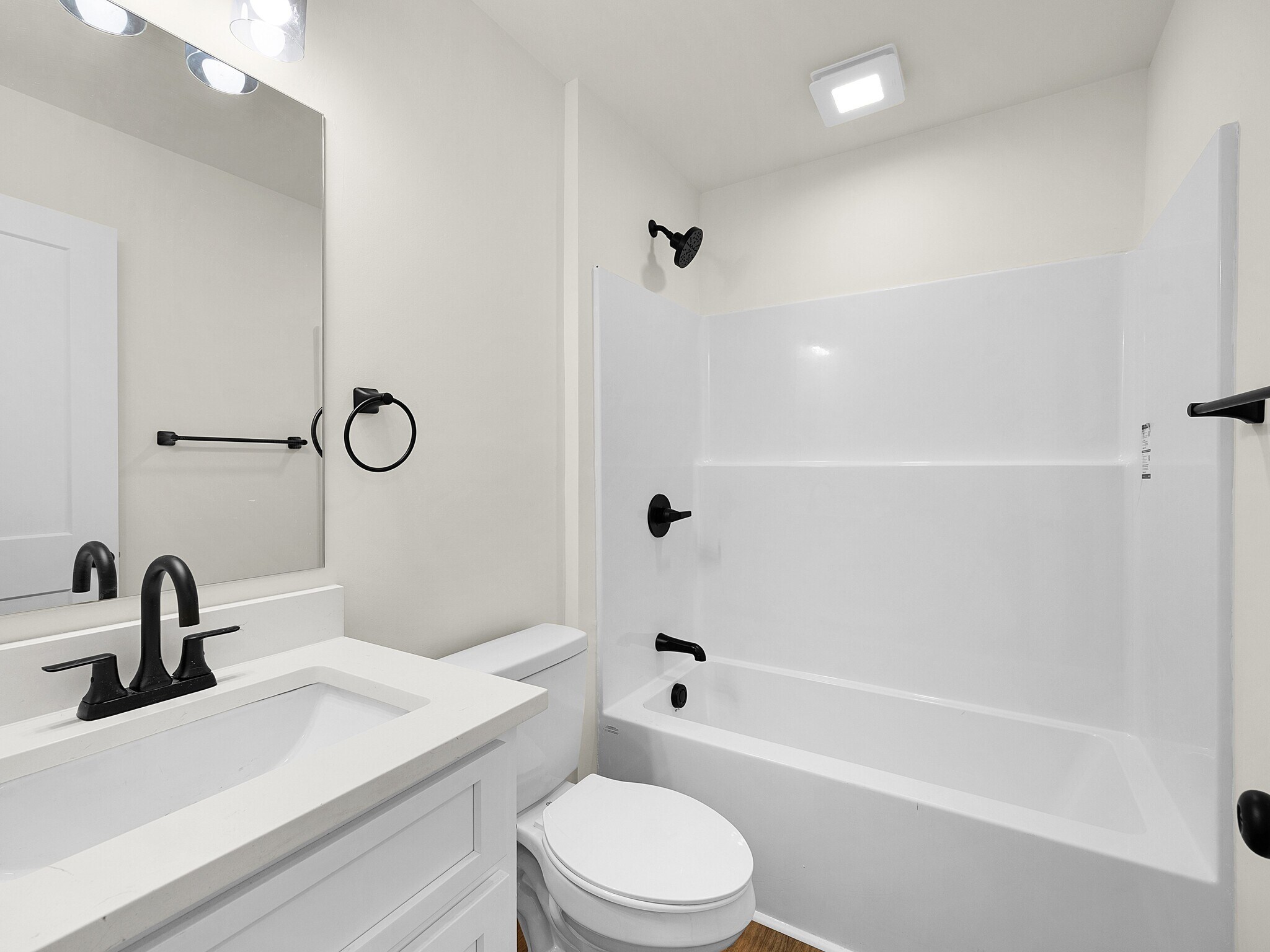 Building Photo - 161 W Grand St