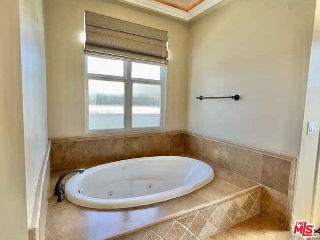 Building Photo - 3844 Tilden Ave