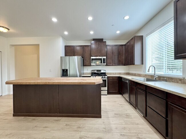 Building Photo - 1729 Cyrene Dr NW