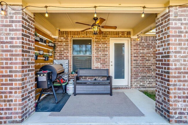Building Photo - 3309 Comal Dr
