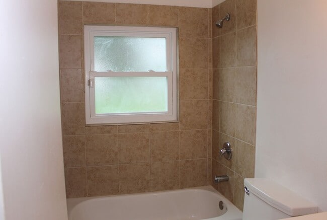 Building Photo - Lovely home in the Southwood Subdivision