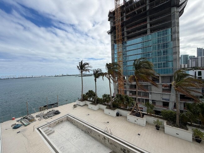 Building Photo - 2900 NE 7th Ave