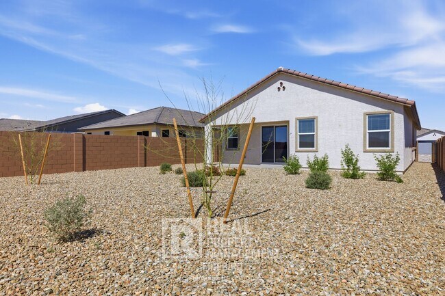 Building Photo - 17333 W Smoketree Dr